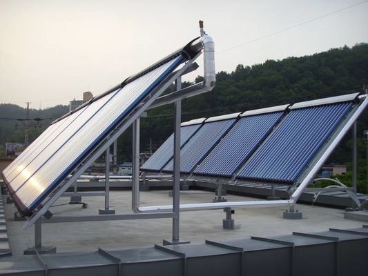 Acqua calda in piscina Collettore di riscaldamento solare Hotel tubo di calore ad alta pressione 30 tubi